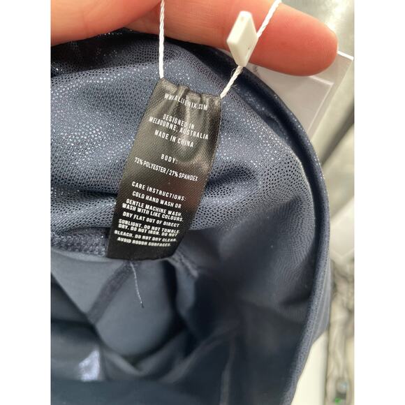 Allfenix | NWT Liquid Navy 7/8 length Leggings // XS - Picture 5 of 5